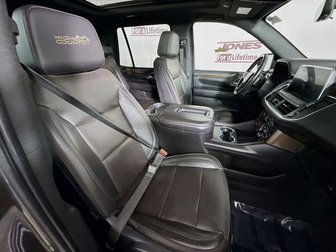 Used 2021 Chevrolet Tahoe High Country w/ Premium Package image 36