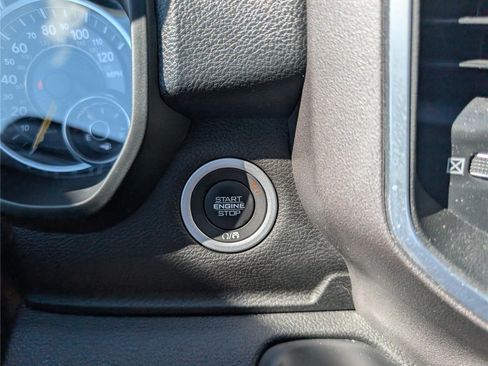 Used 2021 RAM 1500 Big Horn AWD/4WD image 25