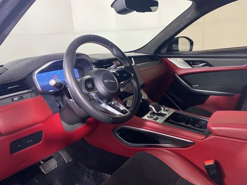 Used 2021 Jaguar F-PACE SVR image 12