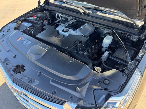 Used 2017 Cadillac Escalade Platinum image 25