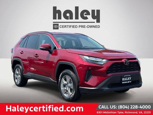 Used 2025 Toyota RAV4 XLE FWD image 1