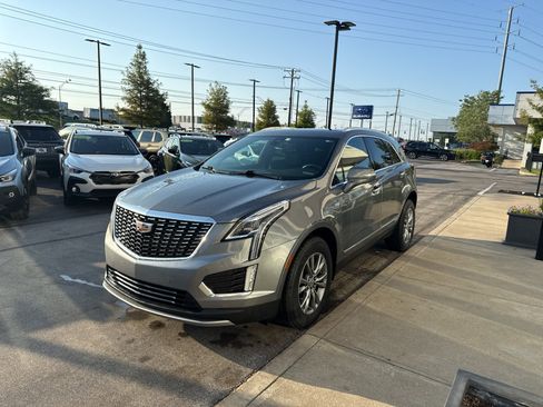 Used 2020 Cadillac XT5 Premium Luxury FWD image 7