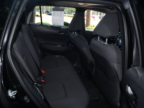 Used 2023 Toyota Corolla Cross LE w/ Moonroof Package AWD/4WD image 18