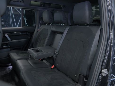 Used 2023 Land Rover Defender 110 V8 image 28