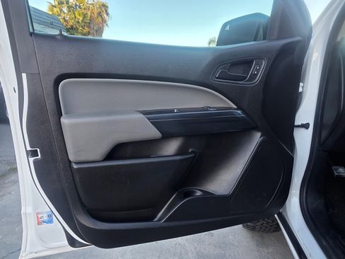 Used 2017 Chevrolet Colorado W/T image 11