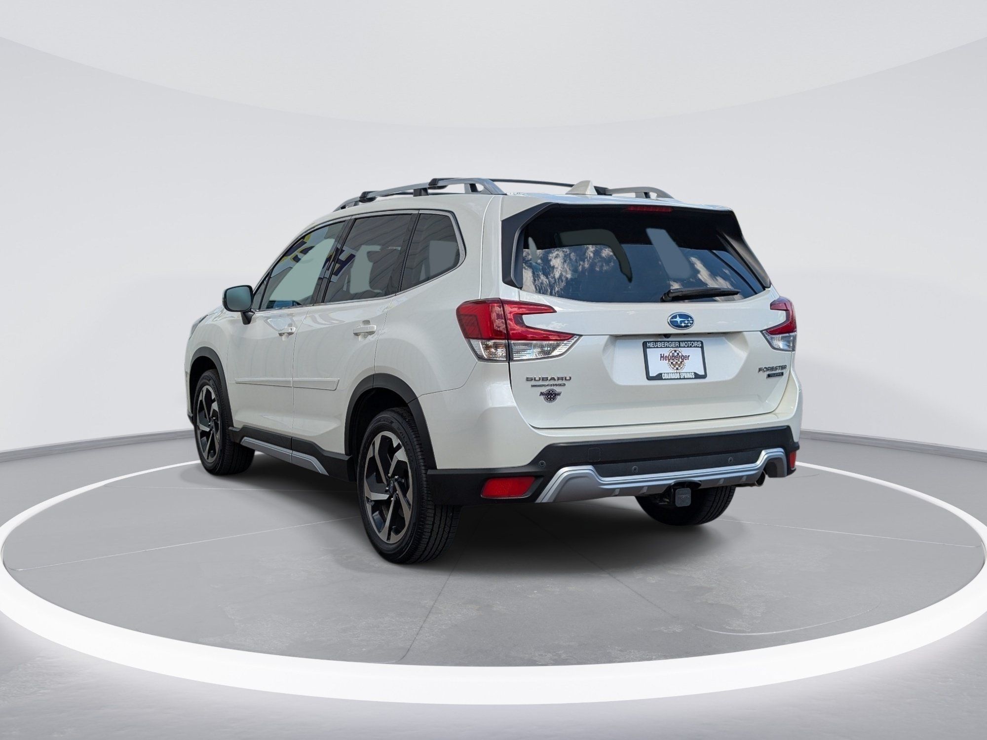 Used 2023 Subaru Forester Touring AWD/4WD image 5