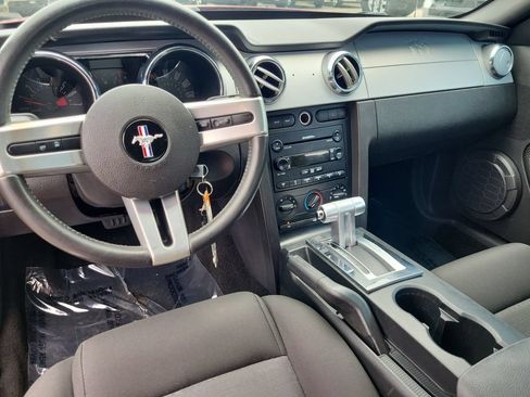Used 2007 Ford Mustang Convertible RWD image 18