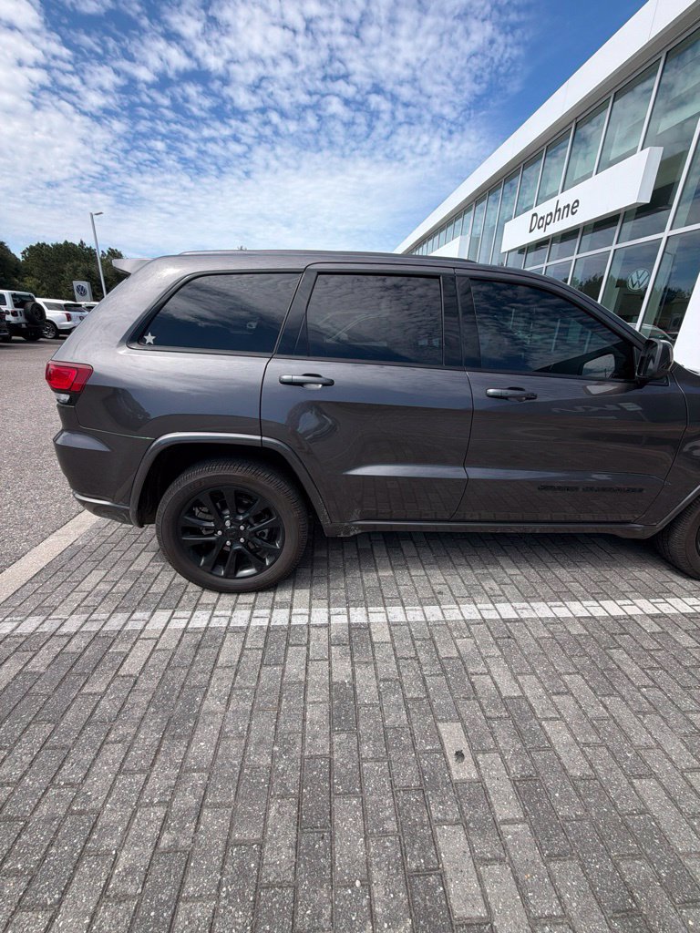 Used 2021 Jeep Grand Cherokee Laredo X RWD image 8
