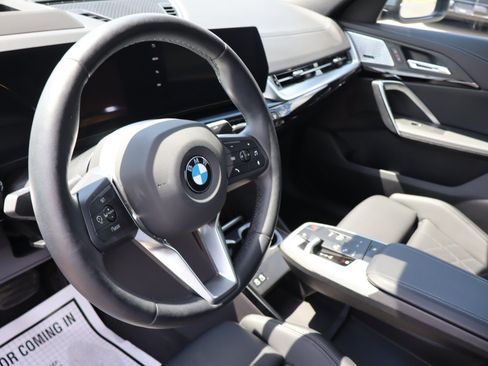 Used 2025 BMW X2 xDrive28i AWD/4WD image 9