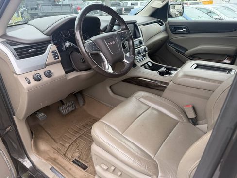 Used 2019 GMC Yukon XL SLT w/ Open Road Package AWD/4WD image 9