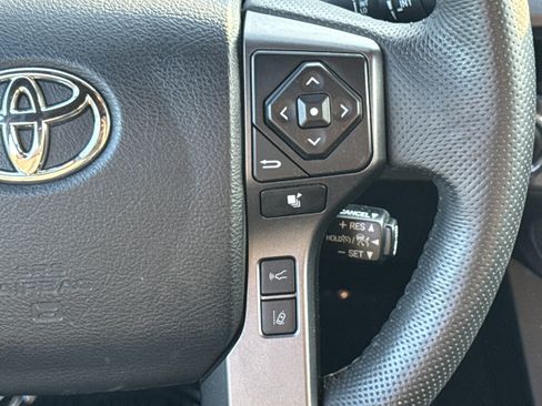 Used 2019 Toyota Tacoma TRD Off-Road AWD/4WD image 8