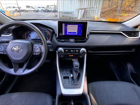 Used 2023 Toyota RAV4 XLE image 15