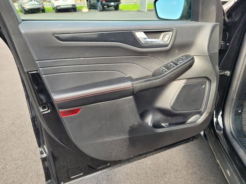 Used 2025 Ford Escape ST-Line image 12