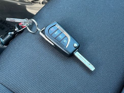 Used 2025 Toyota Corolla LE image 23