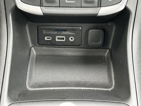 Used 2024 GMC Terrain SLT FWD image 5
