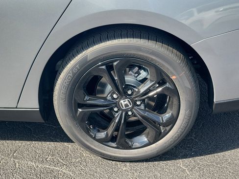 New 2025 Honda Accord SE image 5