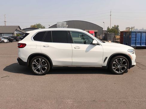 Used 2019 BMW X5 xDrive40i w/ Premium Package 2 AWD/4WD image 4