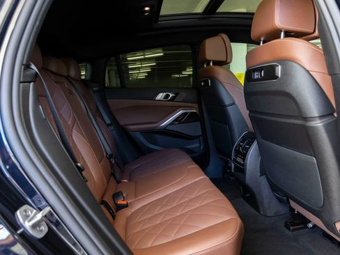 Certified 2025 BMW X6 xDrive40i image 27
