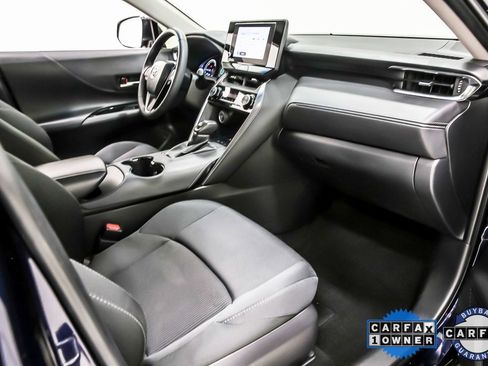 Used 2023 Toyota Venza LE image 34
