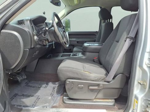 Used 2010 Chevrolet Silverado 2500 LT w/ Interior Plus Package AWD/4WD image 14