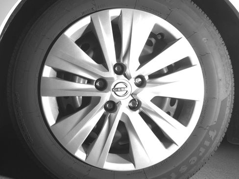 Used 2025 Nissan Sentra S FWD image 12
