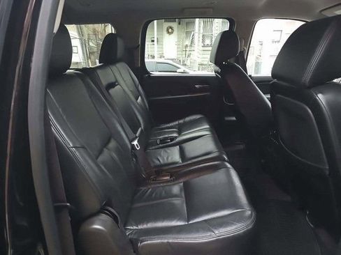 Used 2014 Chevrolet Suburban LS image 10