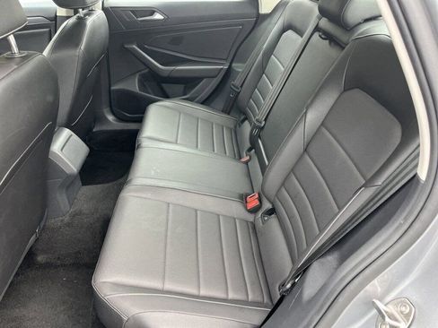 Used 2024 Volkswagen Jetta SE image 18