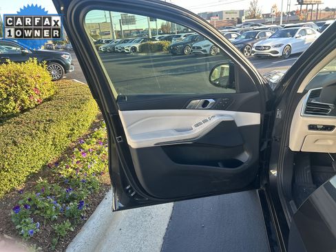 Used 2021 BMW X7 xDrive40i w/ Premium Package 2 image 14