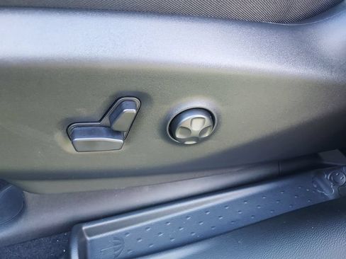 New 2027 Chrysler Pacifica LX FWD image 18