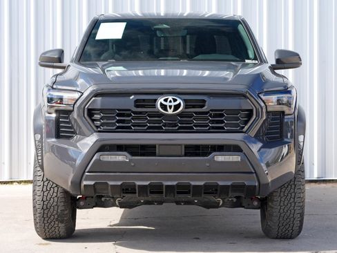 Used 2024 Toyota Tacoma TRD Off-Road w/ TRD Off Road Upgrade Package AWD/4WD image 7