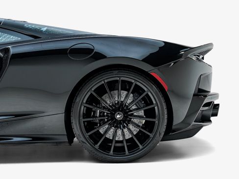 Used 2023 McLaren GT RWD image 15
