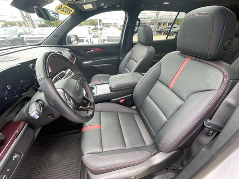 Certified 2024 Chevrolet Traverse RS image 19