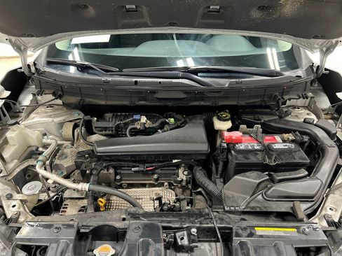 Used 2018 Nissan Rogue S AWD/4WD image 26