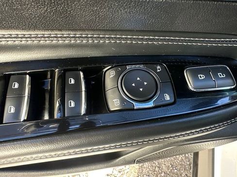 Used 2025 Lincoln Corsair AWD w/ Equipment Group 101A image 22