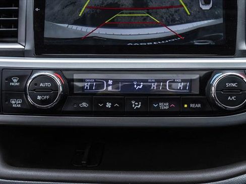 Used 2016 Toyota Highlander Limited Platinum image 19