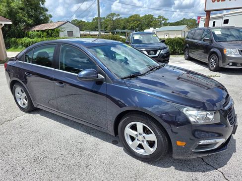 Used 2016 Chevrolet Cruze LT w/ Technology Package FWD image 5