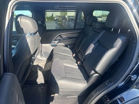 Used 2024 Land Rover Range Rover Long Wheelbase SE image 10