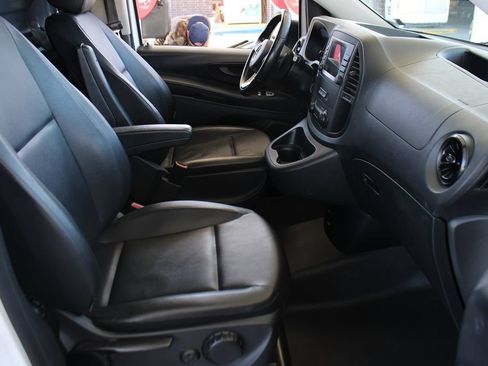 Used 2022 Mercedes-Benz Metris image 24