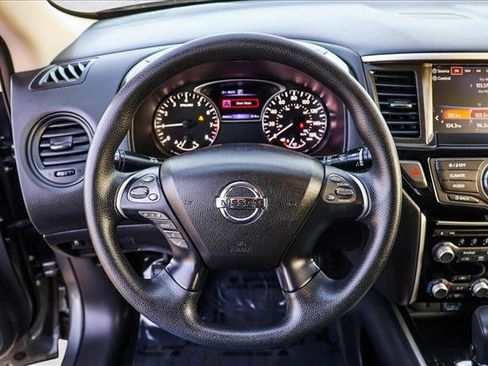 Used 2018 Nissan Pathfinder S image 12