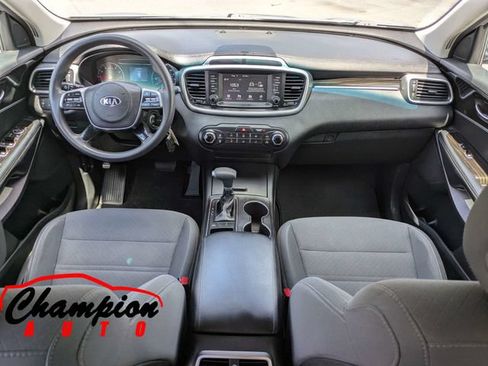 Used 2020 Kia Sorento LX FWD image 20