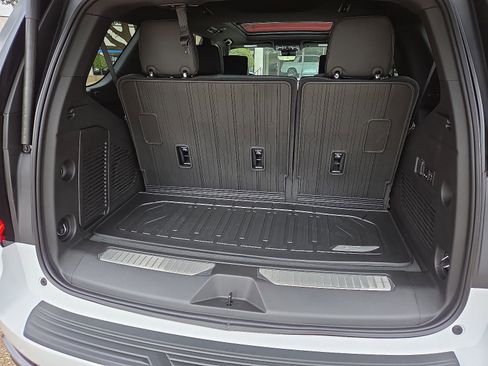 New 2026 GMC Yukon AT4 w/ AT4 Premium Plus Package AWD/4WD image 7