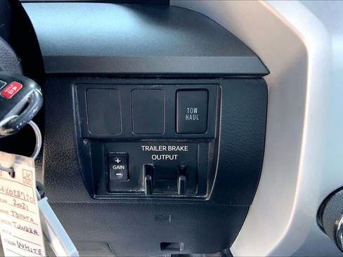 Used 2021 Toyota Tundra SR5 AWD/4WD image 33