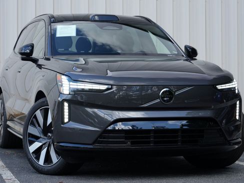 Used 2025 Volvo EX90 Ultra AWD/4WD image 4
