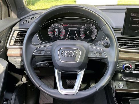 Used 2023 Audi Q5 2.0T Premium Plus w/ Premium Plus Package AWD/4WD image 10