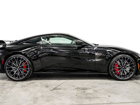 Used 2023 Aston Martin V8 Vantage Coupe RWD image 40