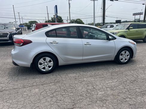 Used 2018 Kia Forte LX FWD image 7