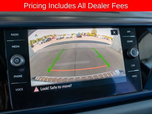 Used 2022 Volkswagen Taos SE FWD image 13
