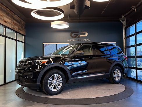 Used 2020 Ford Explorer XLT w/ Class III Trailer Tow Package image 7