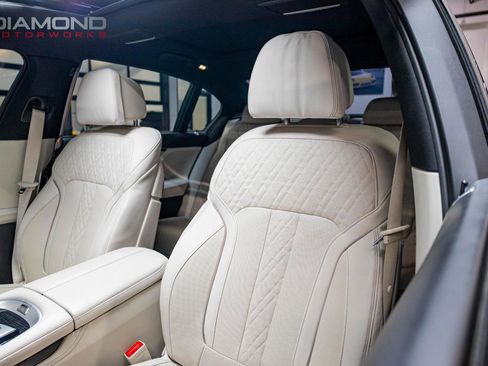 Used 2021 BMW 750i xDrive w/ Executive Package image 84