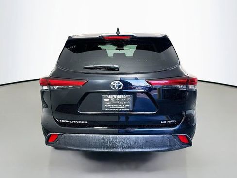 Used 2020 Toyota Highlander LE AWD/4WD image 6
